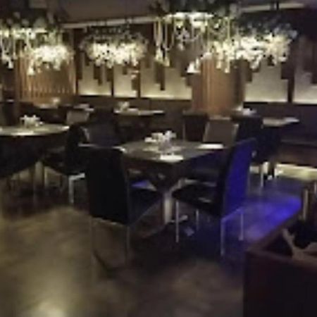 The Gagan Plaza Hotel กานปูร์ ภายนอก รูปภาพ