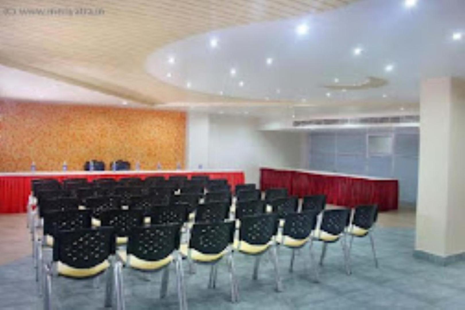 The Gagan Plaza Hotel กานปูร์ ภายนอก รูปภาพ